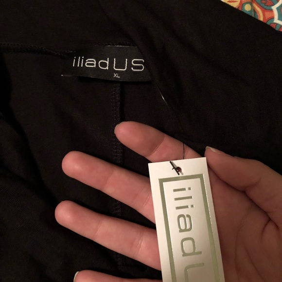 Black skirt - Picture 2 of 4